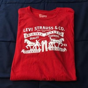 Levi’s graphic tee